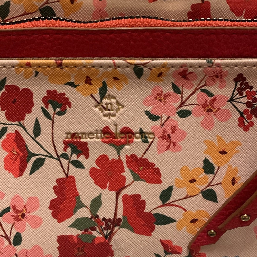 Nanette Lepore Mirabel floral bag w/pouch EUC - Picture 4 of 17